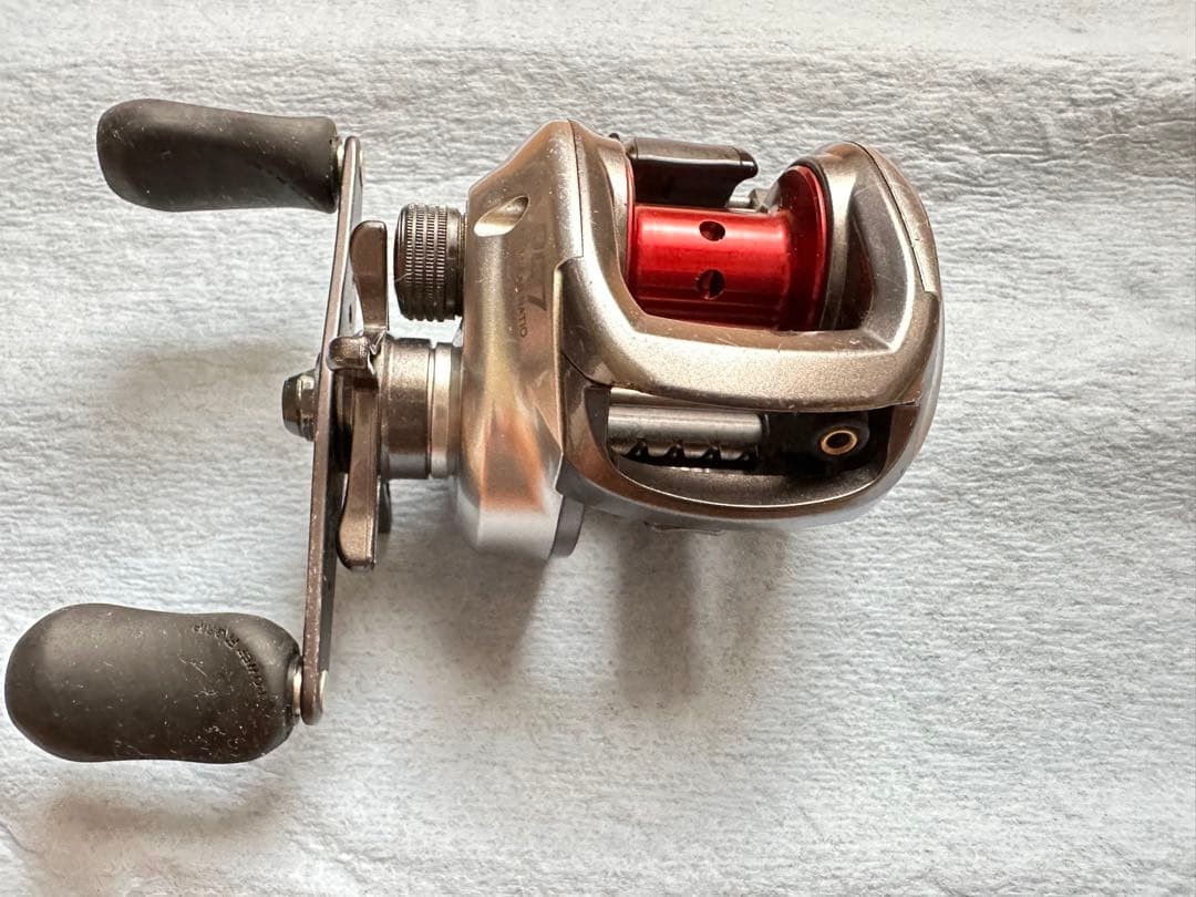 Shimano Scorpion DC7 Bait Reel Right Hand Used Features