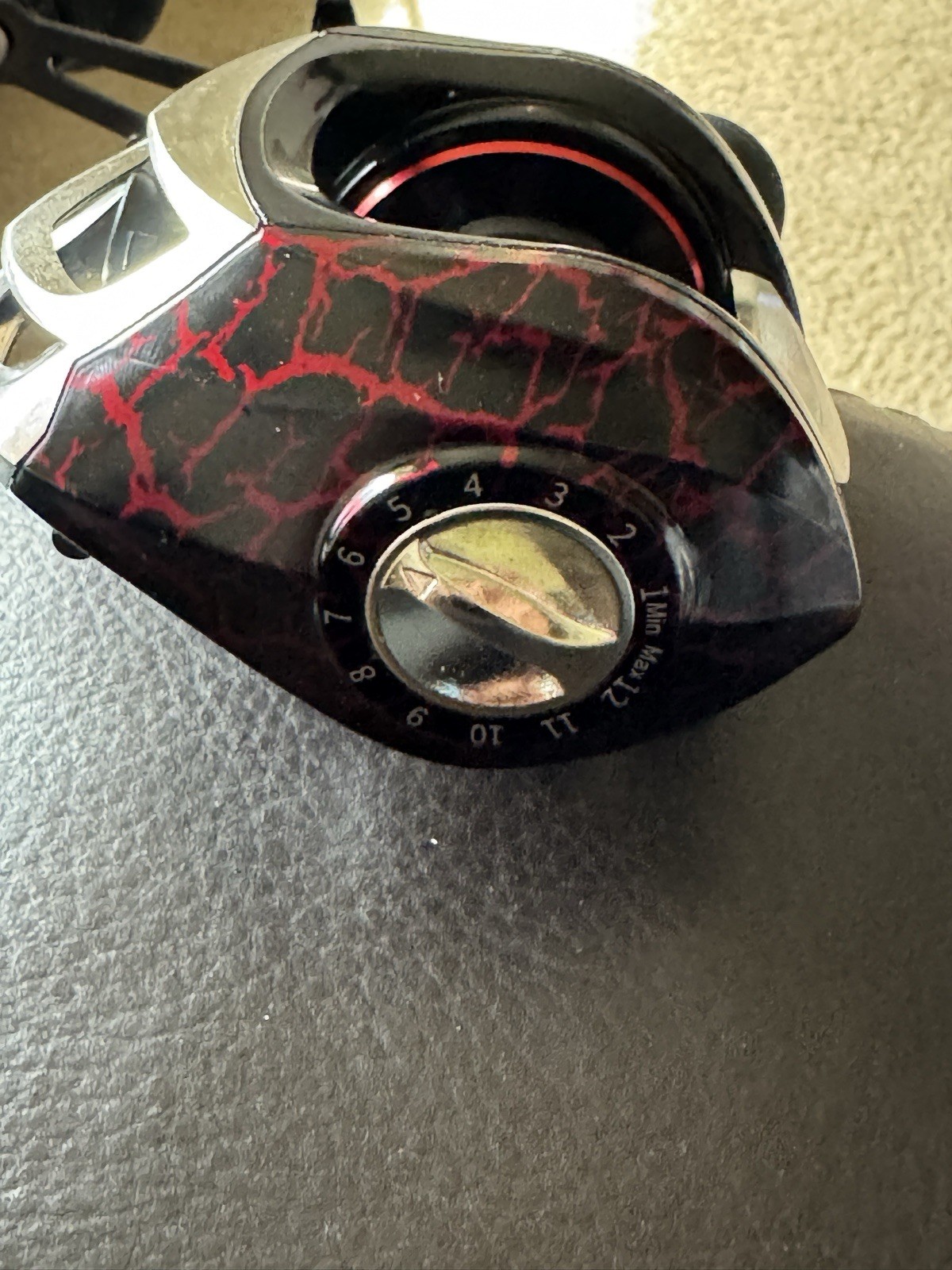 7.2:1 Right-Hand Baitcast Reel Low Profile Star Drag Black/Red/Silver