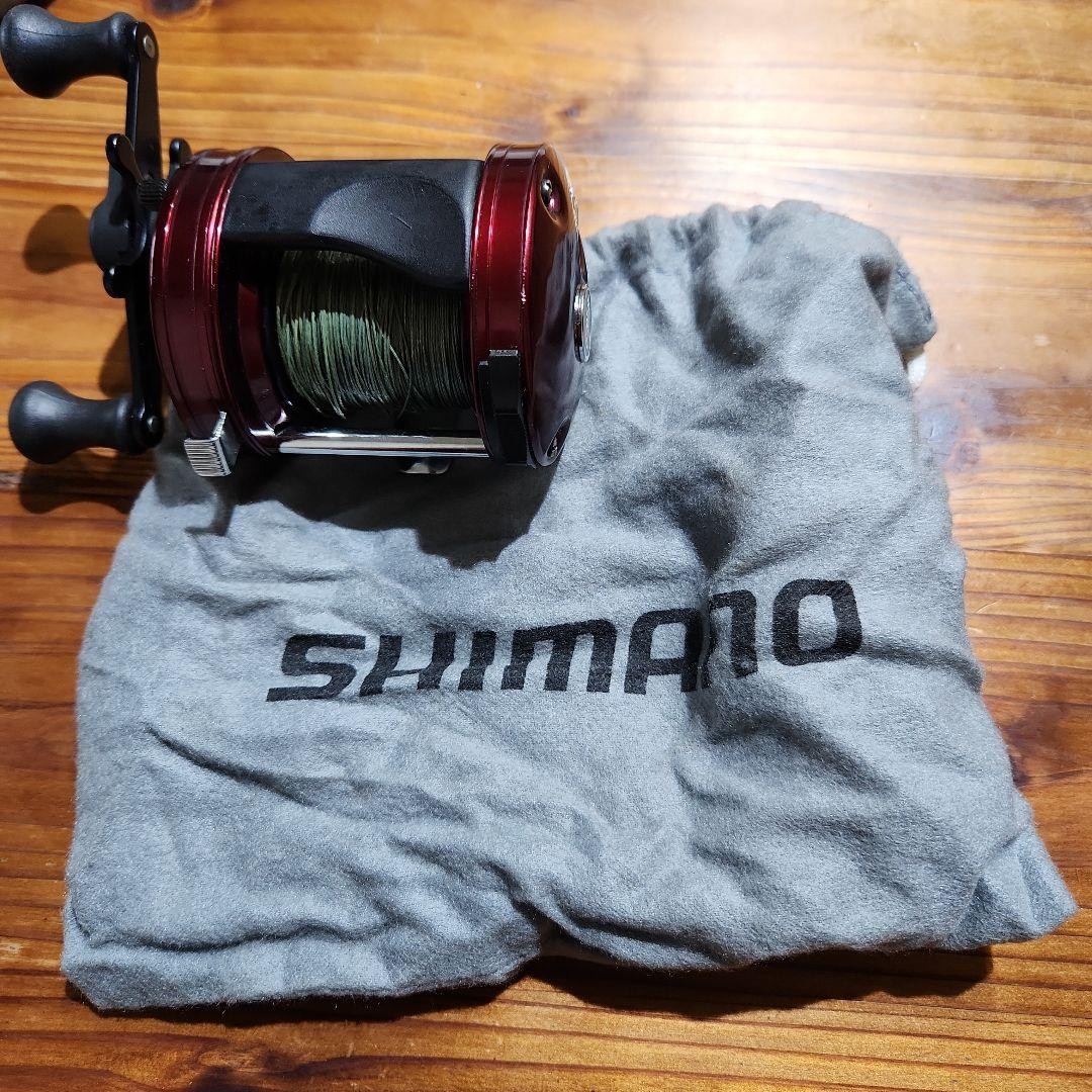 Abu Garcia 6501C3 Burgundy model left-handed