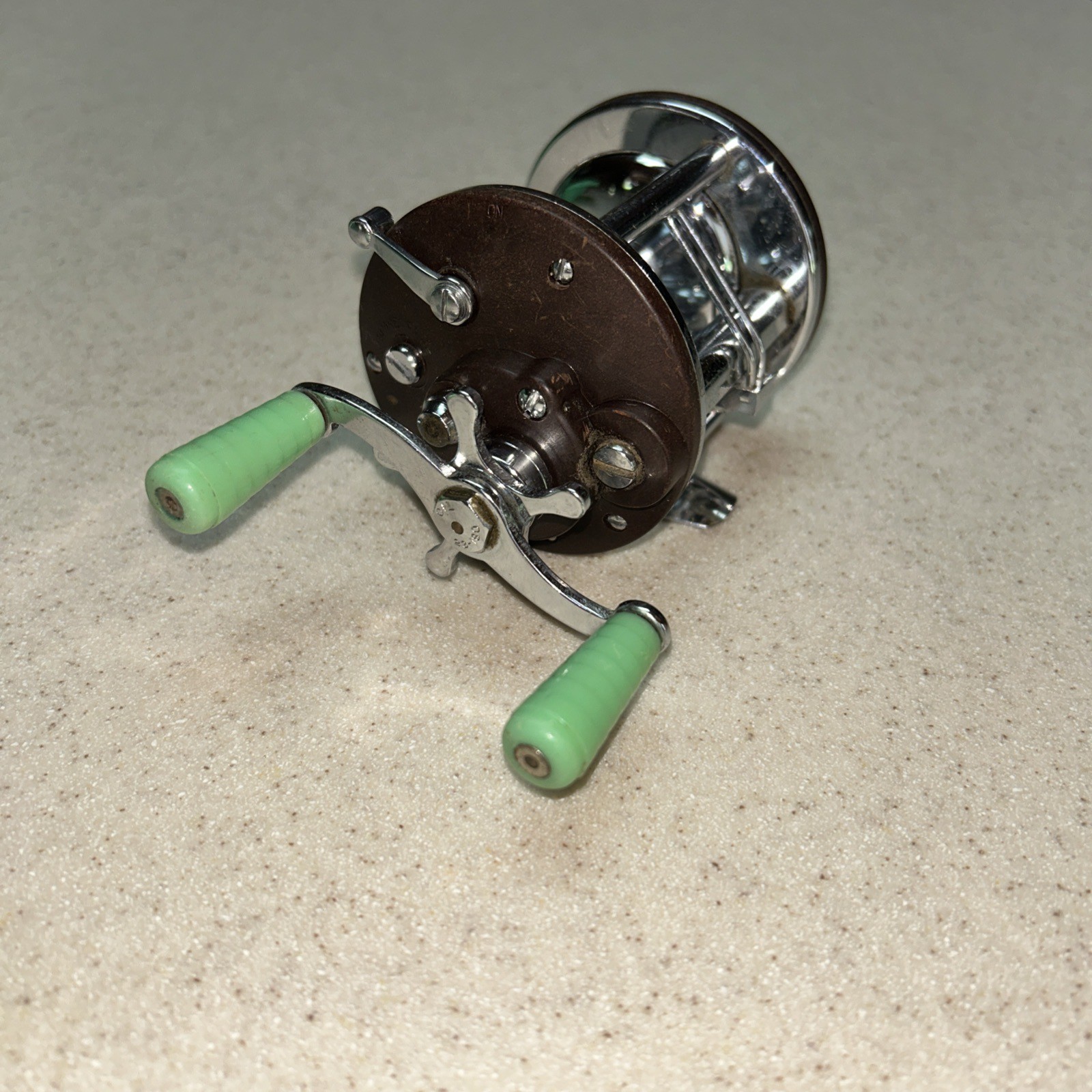 Vintage PENN Peer No. 109 Level Wind Casting Reel made in USA