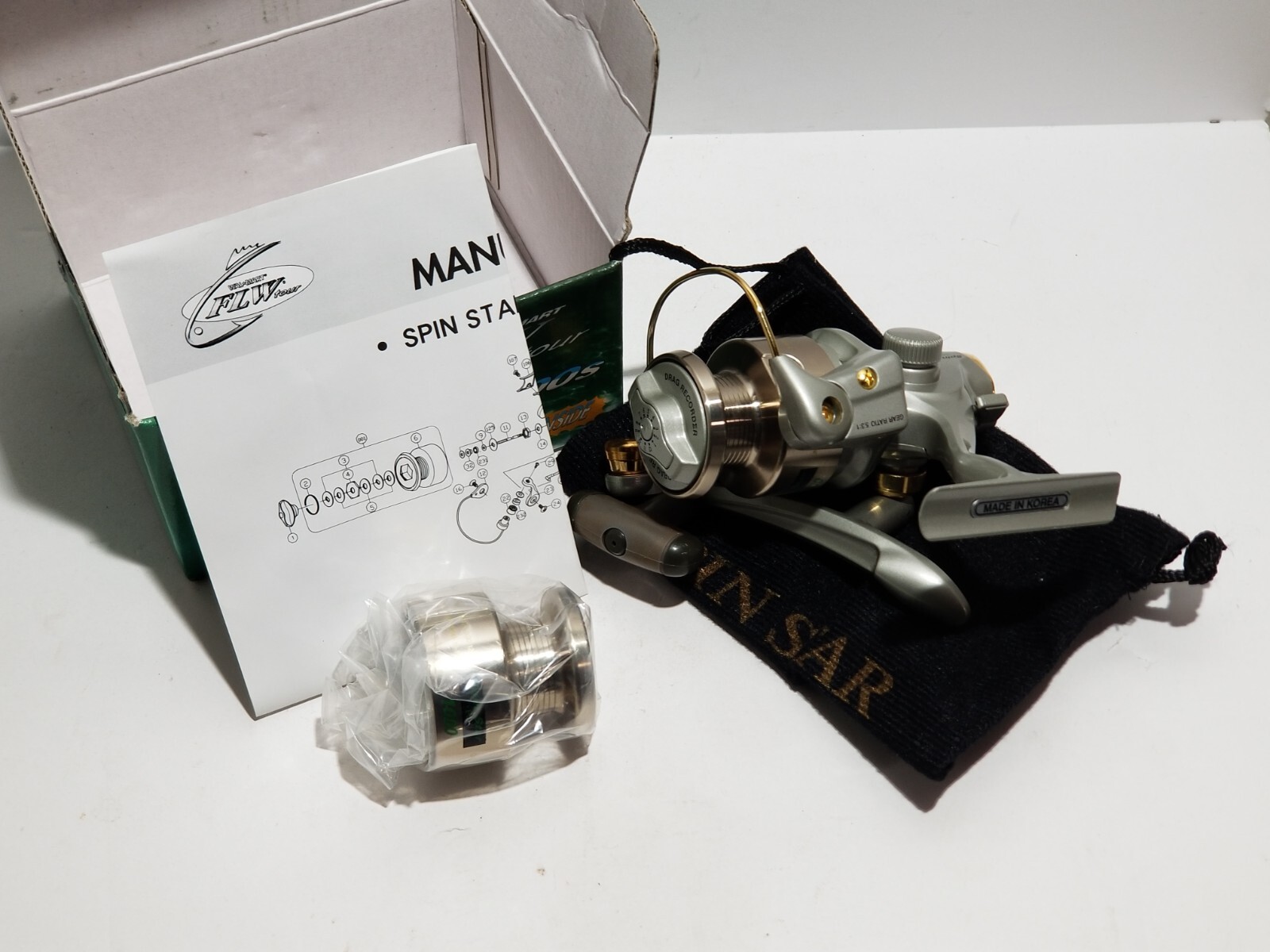 FLW Tour Spin Cast Fishing Reel, Spin Star 1000s. With Spare Spool. G2.