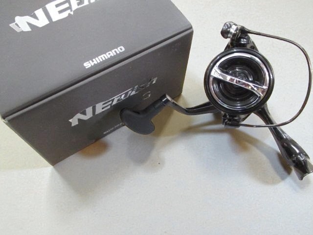 Shimano 23 Vanquish 3000MHG Spinning Reel Used Excellent Near Mint Saltwater