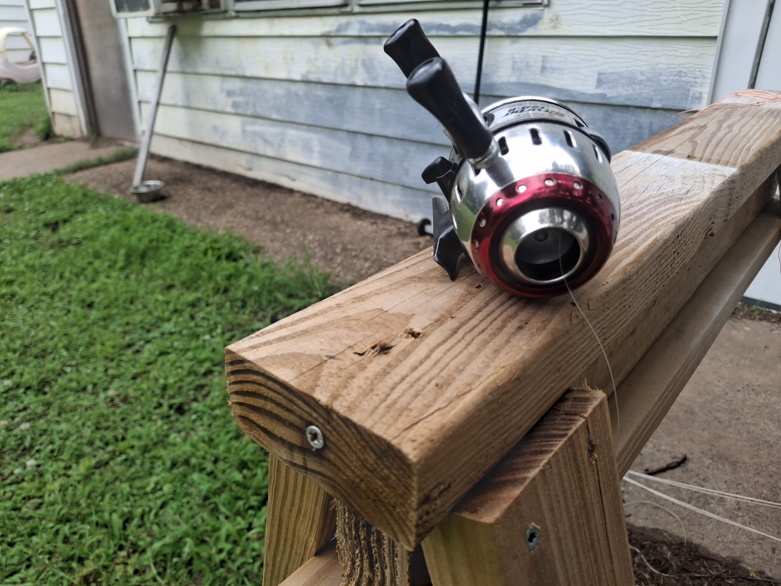 Daiwa D120B Spincast Reel, Anti-Reverse Silver, Heavy Duty in Great Condition