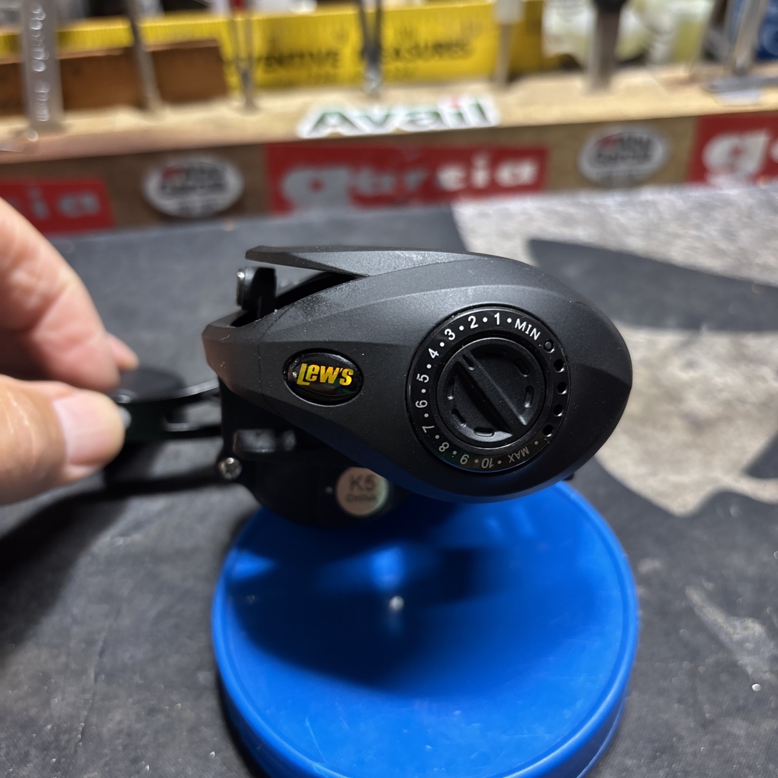 New Lew’s Xfinity XFISHG4 Baitcast Reel 7.5:1 ratio w/Cover