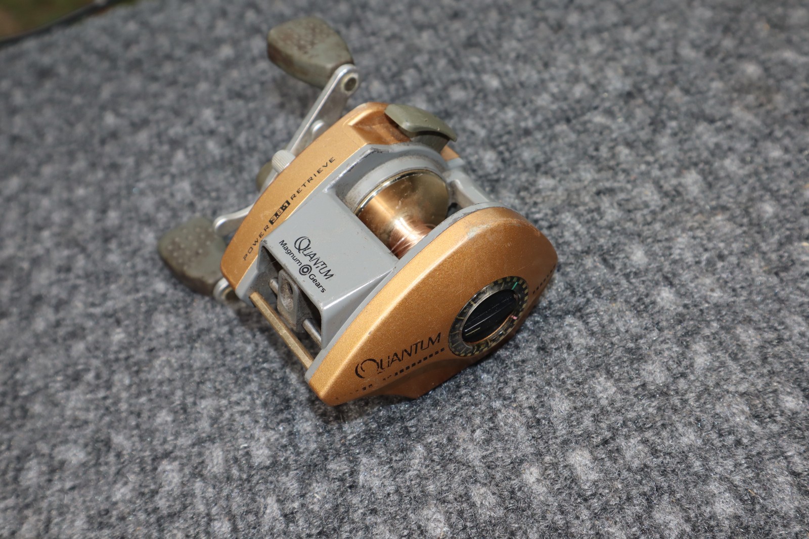 Quantum 1310 CP Bait Casting Reel Gold Gray Level Wind Working Condition