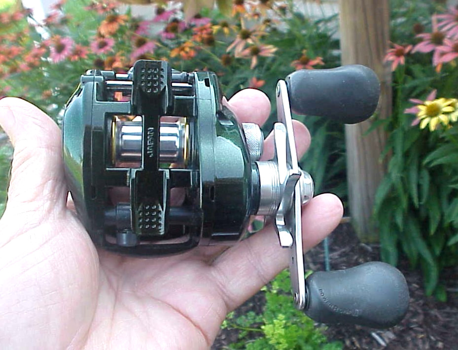 Mint SHIMANO CURADO 200E7 Bait Caster in ORIGINAL BOX Complete w/ All Contents