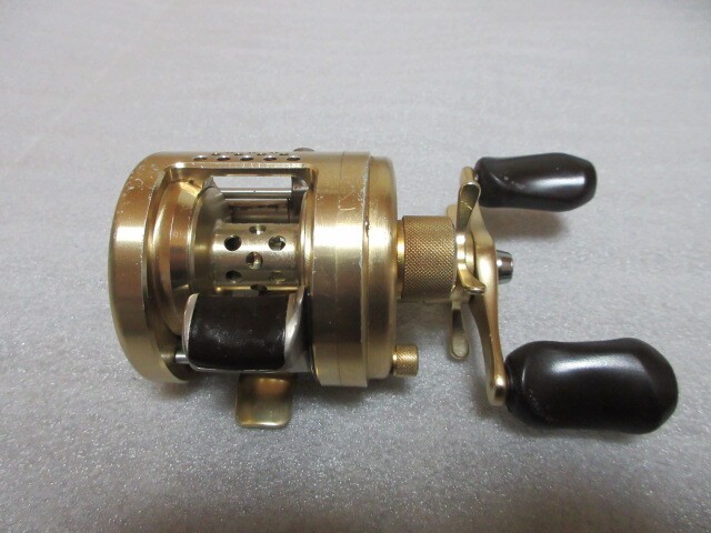 SHIMANO Baitcast Reel 01 CALCUTTA CONQUEST 100 Right Full Metal Body Excellent