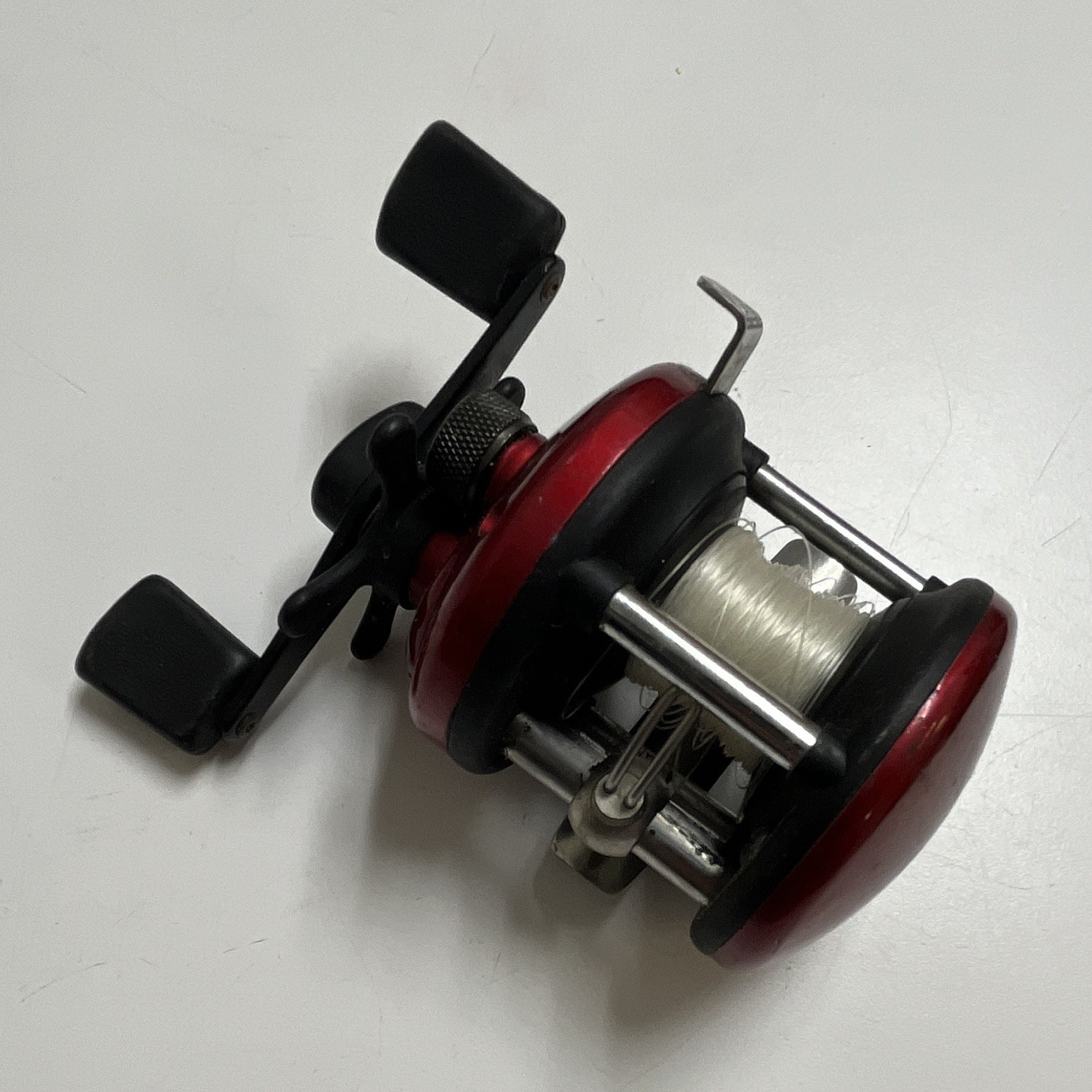 Eagle Claw Red/Black Baitcast Reel Pre-Spooled Dual Handle Ambassador 5000