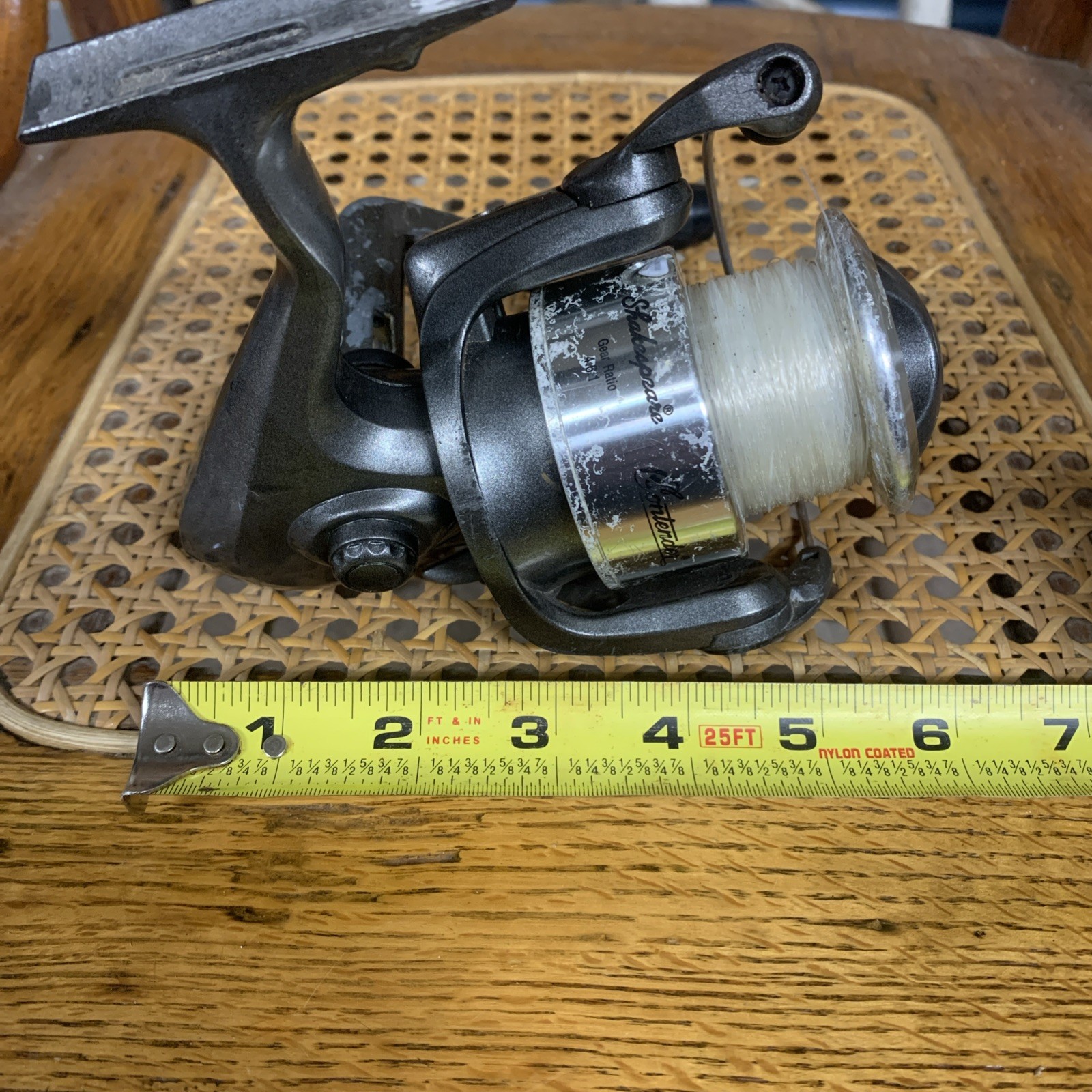 SHAKESPEARE CONTENDER CUSTOM Spinning Reel, Vintage Fishing Tackle