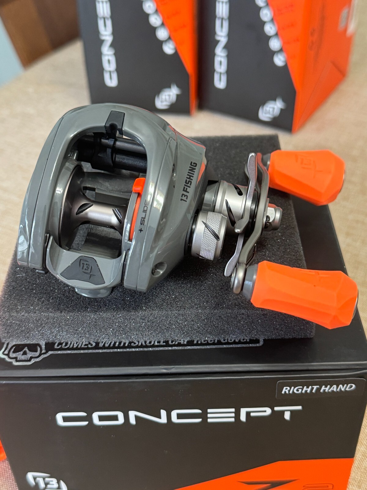 13 Fishing Concept Z2 Slide . Right Handed. 8.3:1 Gear Ratio NEW!