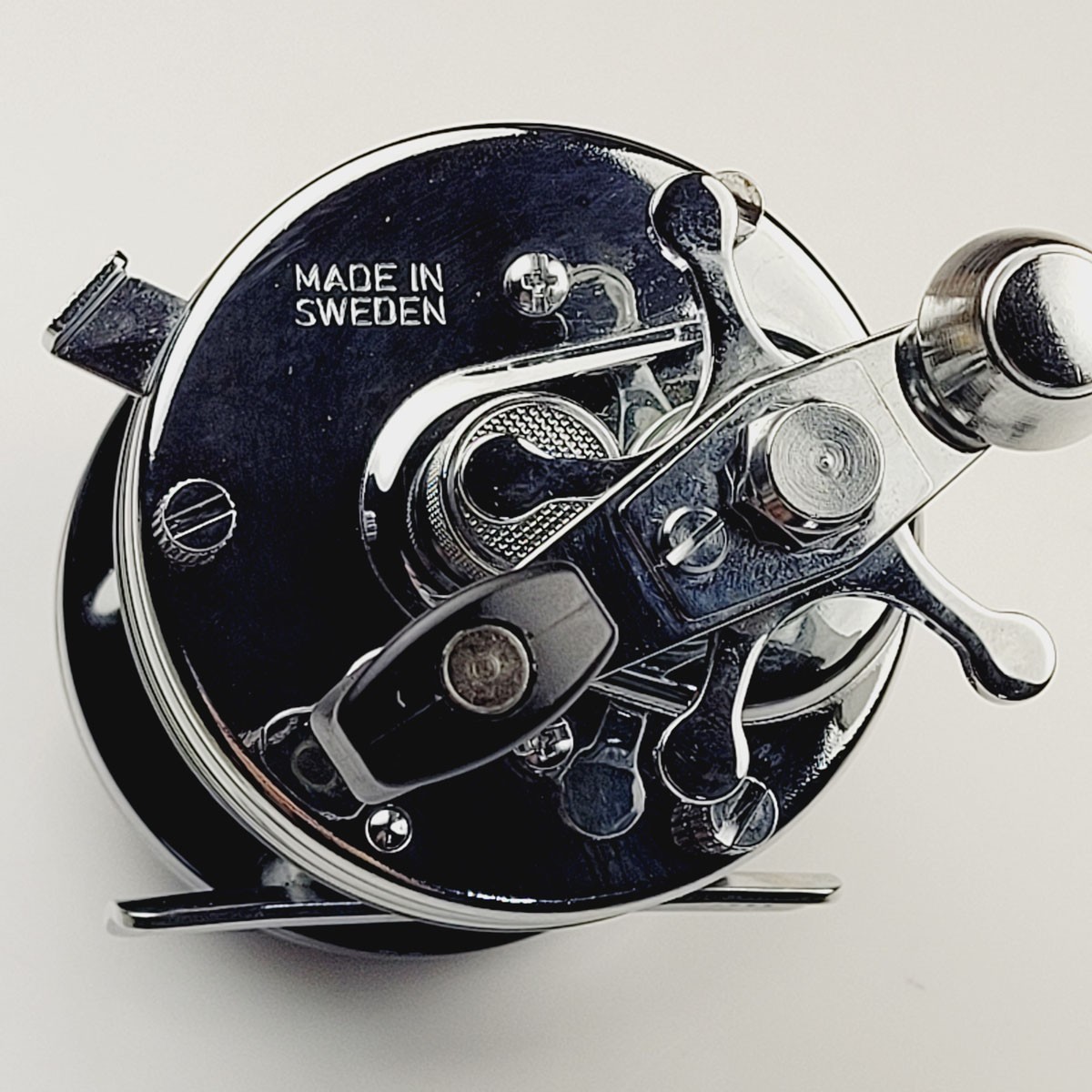 Abu Ambassadeur 75th Anniversary Reel – Chrome 5000 in Wood Box