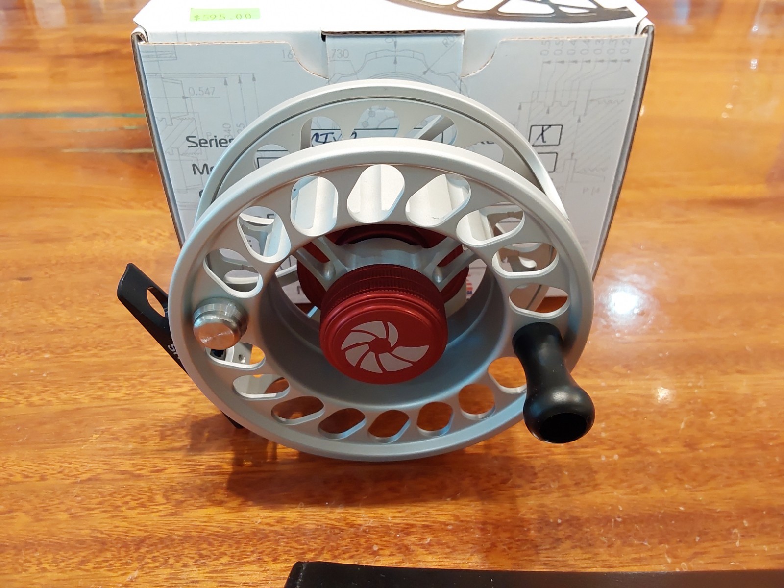 NAUTILUS CCFX-2 SILVER 6/8 FLY REEL NEW
