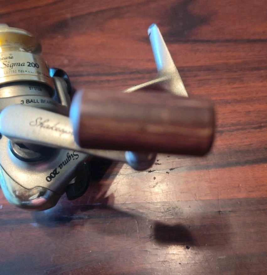 Shakespeare Sigma 200 3 Ball Bearings Ultra Light Spinning Reel Fast Ship!