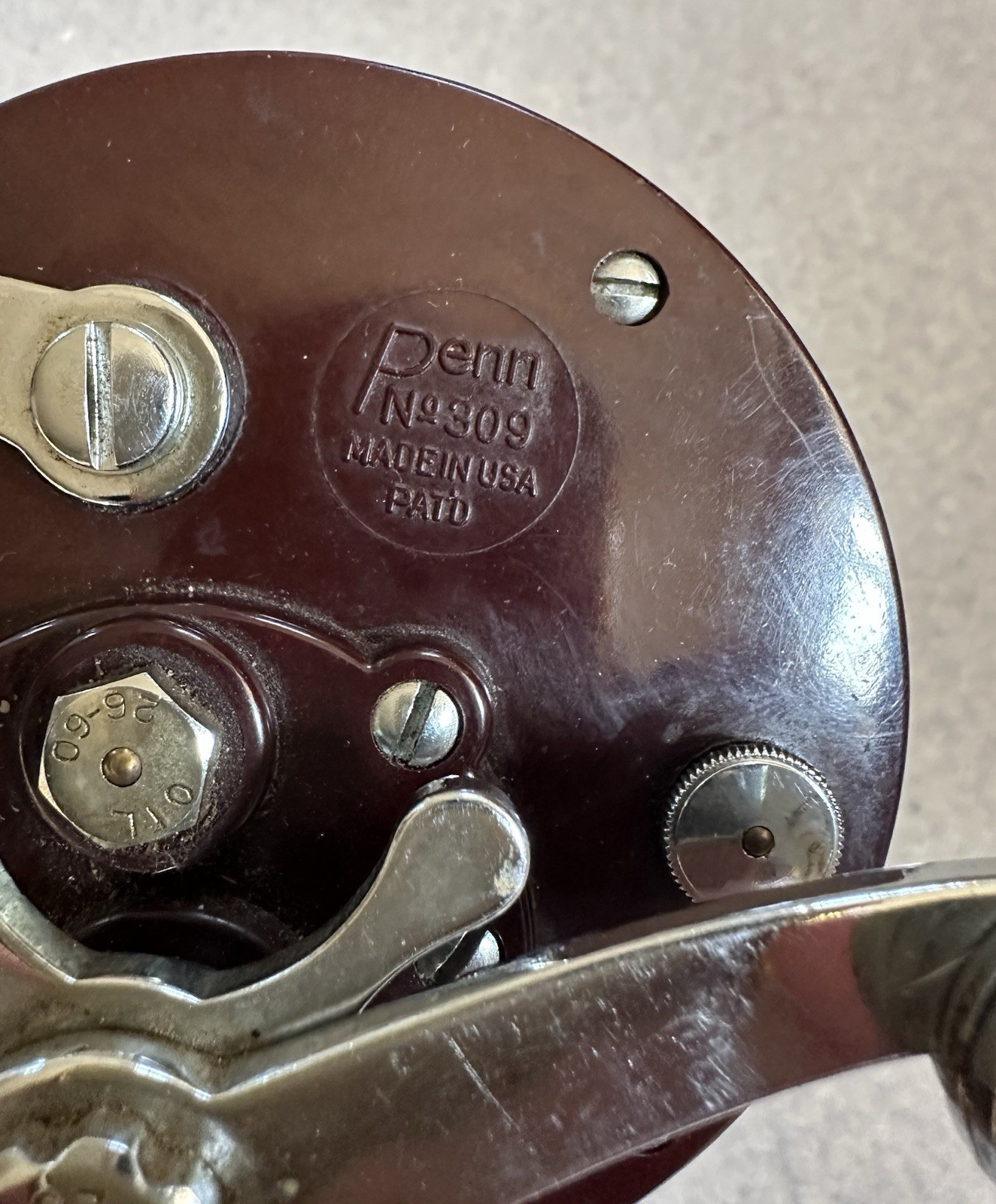 Penn 309 Super Peer Level Wind fishing reel Stainless steel Bakelite 1960’s EXC