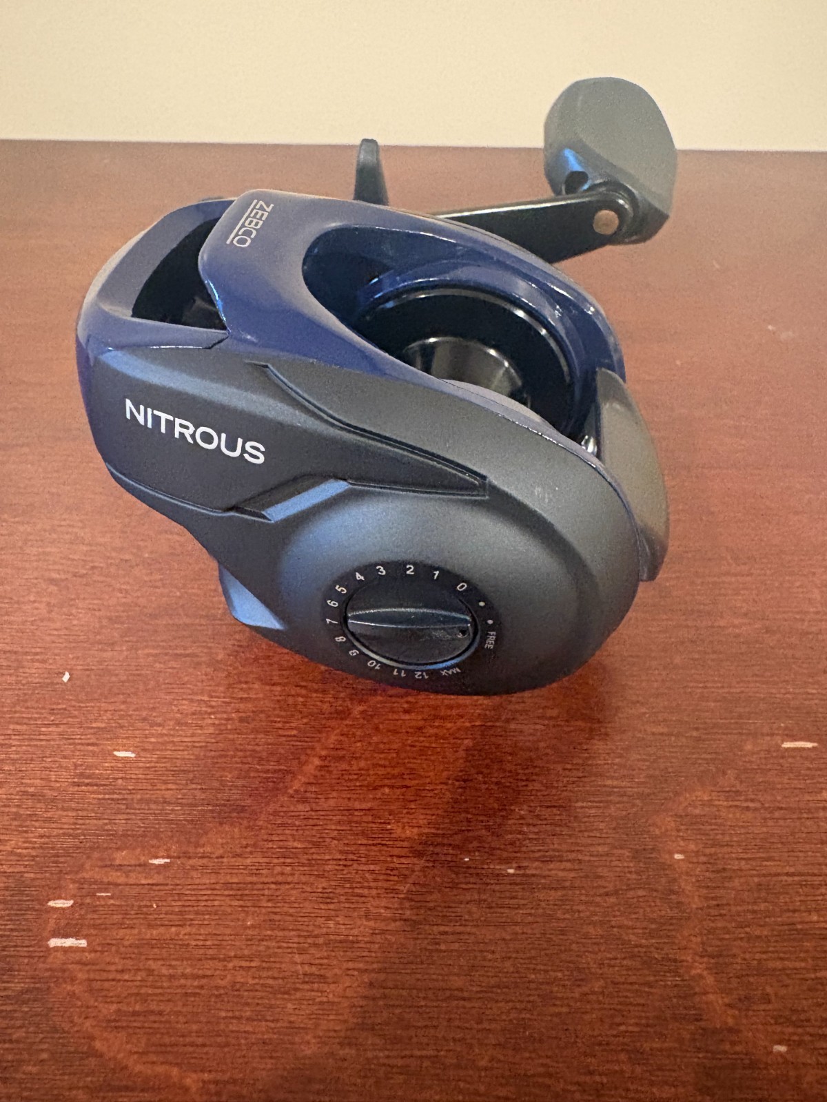 Zebco Nitrous 100 RH Baitcast Fishing Reel 6.1:1 3+1 Bearings Blue Black NEW