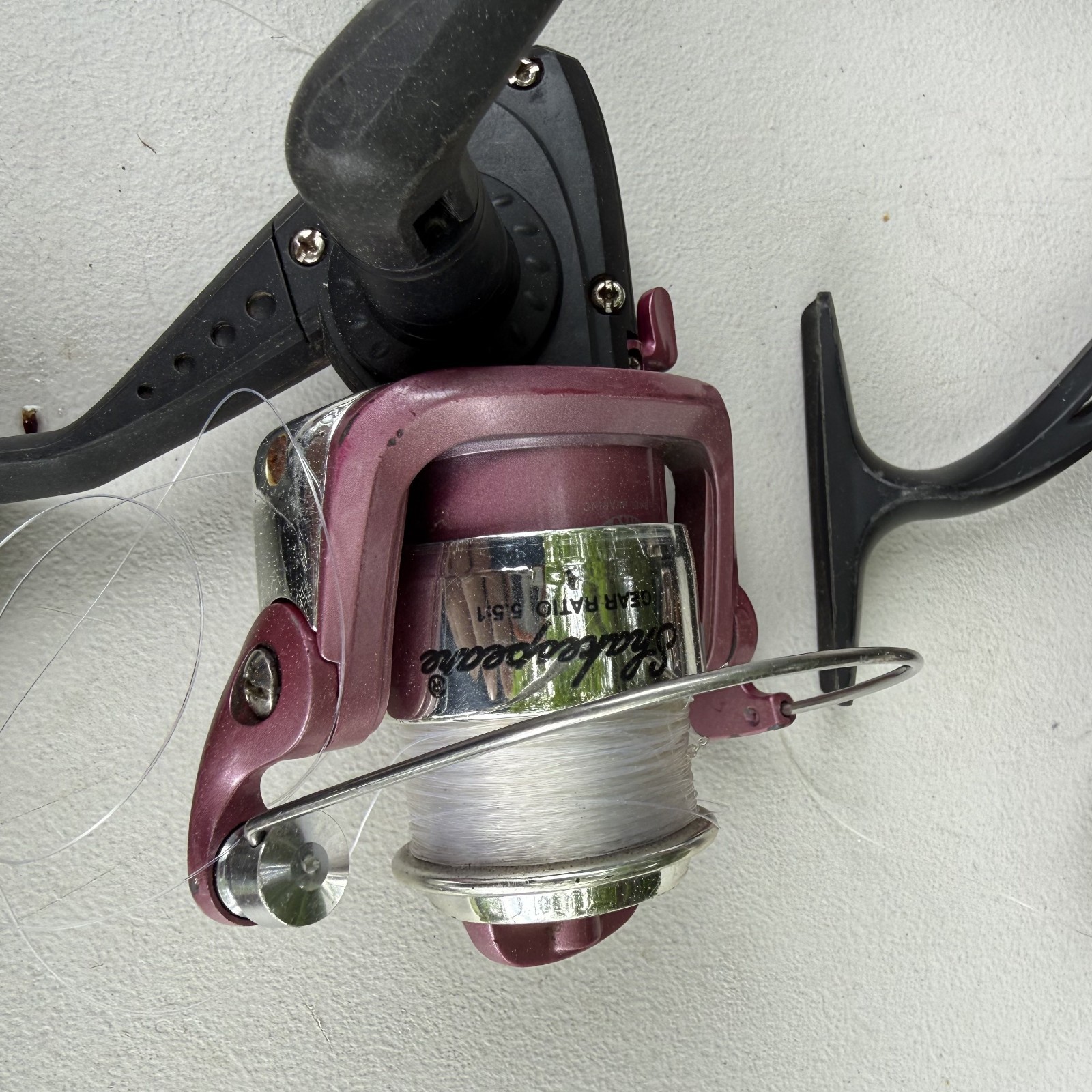 Lot of 8 Fishing Reels: Shakespeare Lady Fish, Spinning & Casting Reels – Mixed
