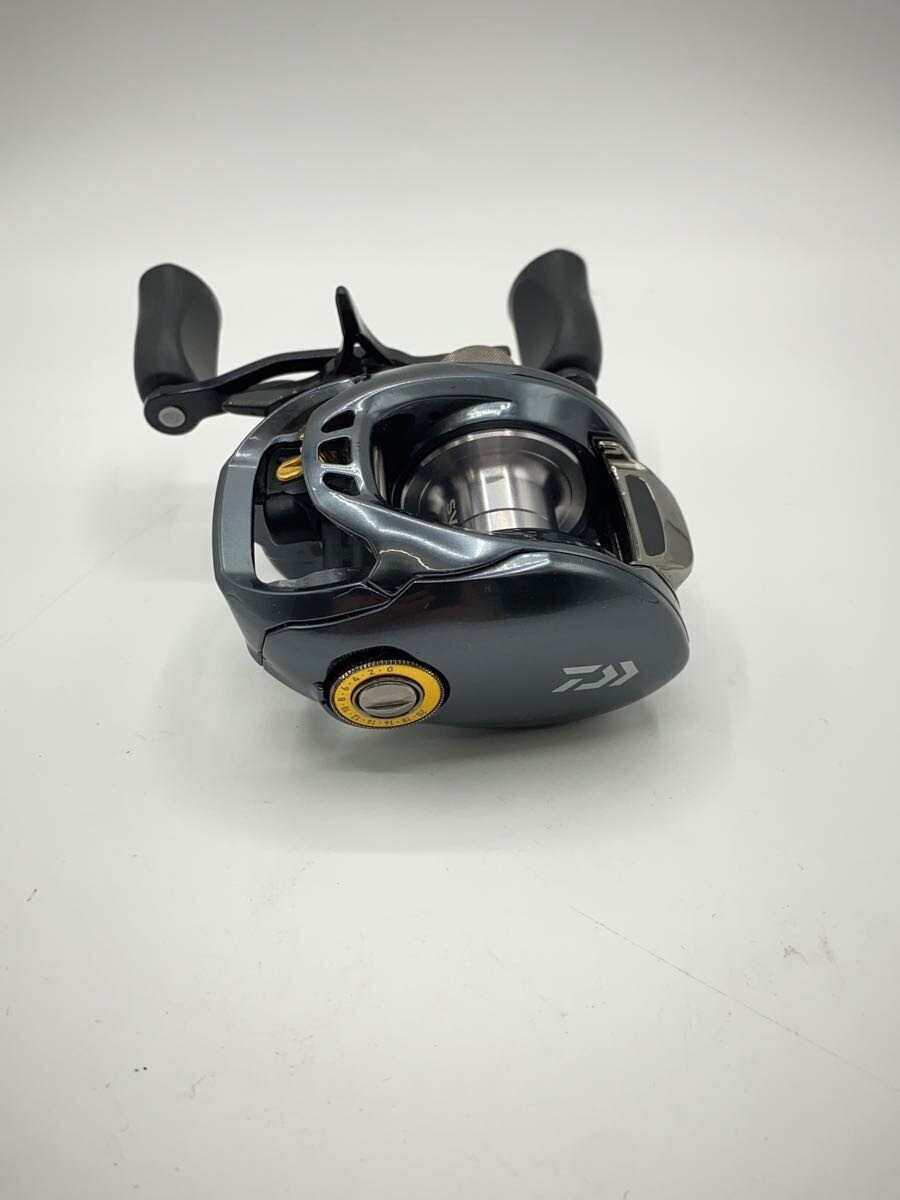 Daiwa Bait Reel Fishing Reel 7in x 6in x 8.3in Used, Japan Import