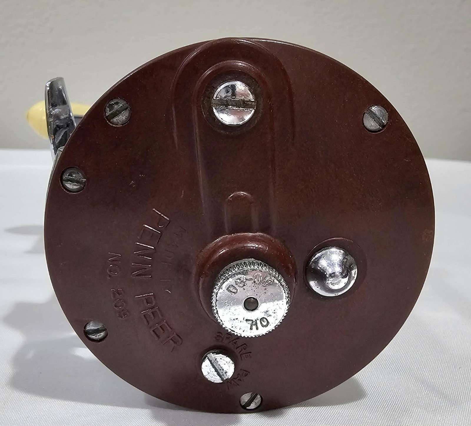 Vintage Penn Peer No. 209 Fishing Reel Maroon Bakelite Made in USA Works