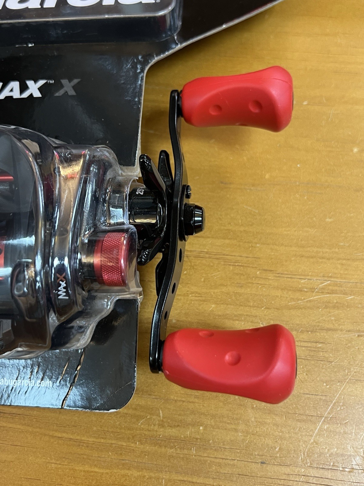 Abu Garcia MAX 4X 6.4:1 5 Bearing Black/Red RH Baitcaster 7.4oz Fishing Reel