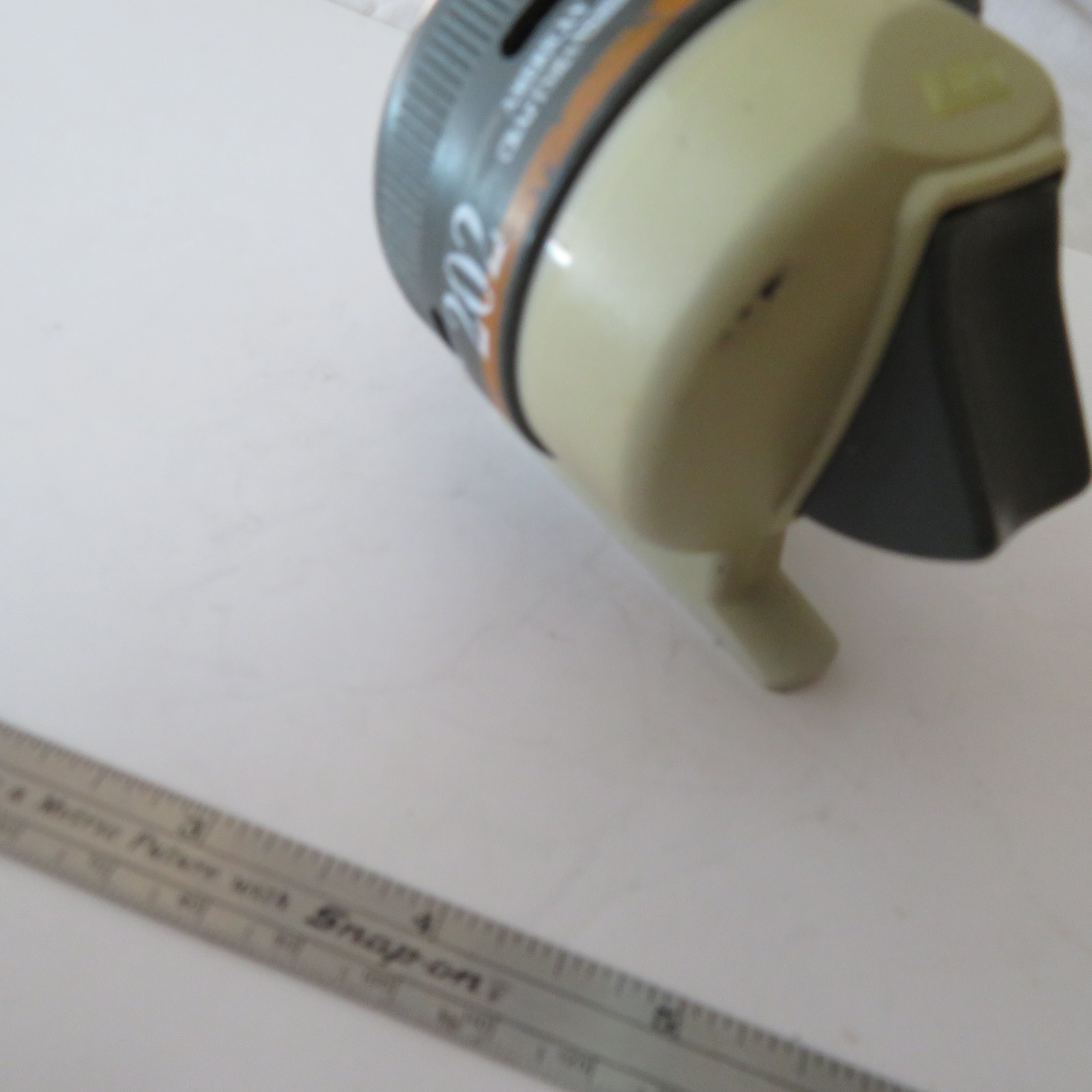 FISHING REELS ZEBCO 202 CLOSED REEL ADJUSTABLE DRAG GREEN CAP MADE USA WORKING