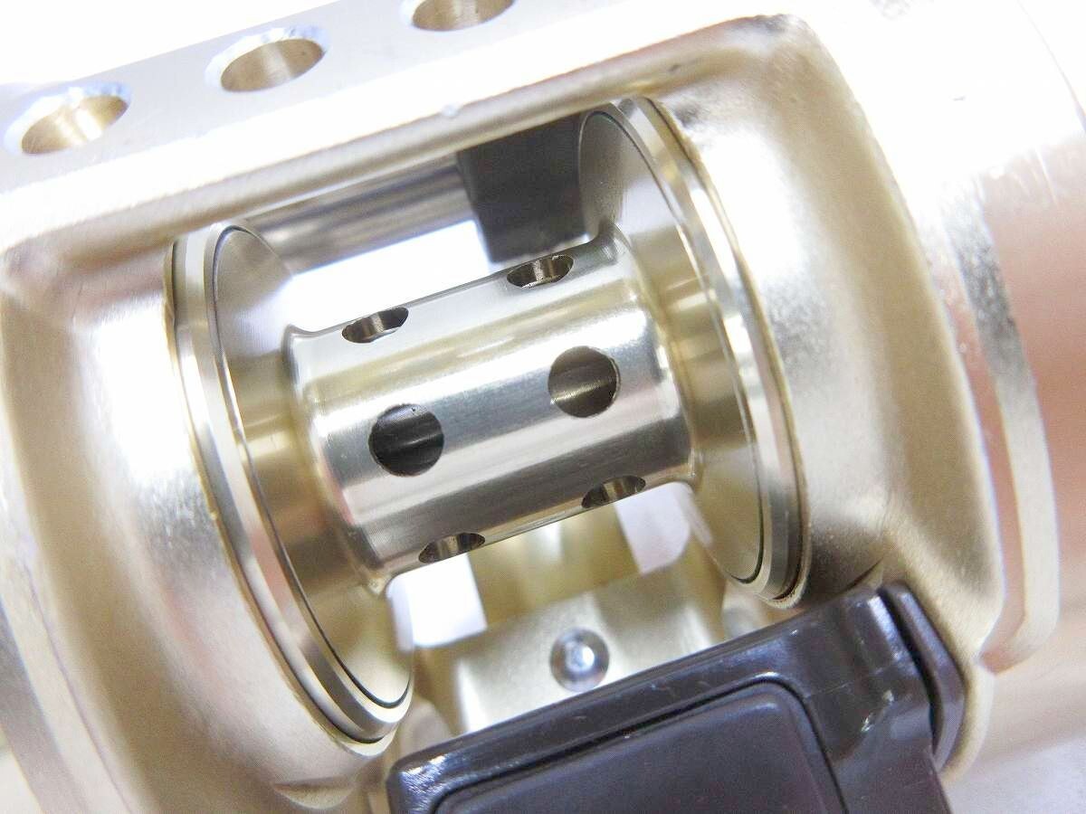 SHIMANO CALCUTTA 100XT Right Hand Baitcasting Reel CALCUTTA 100 XT