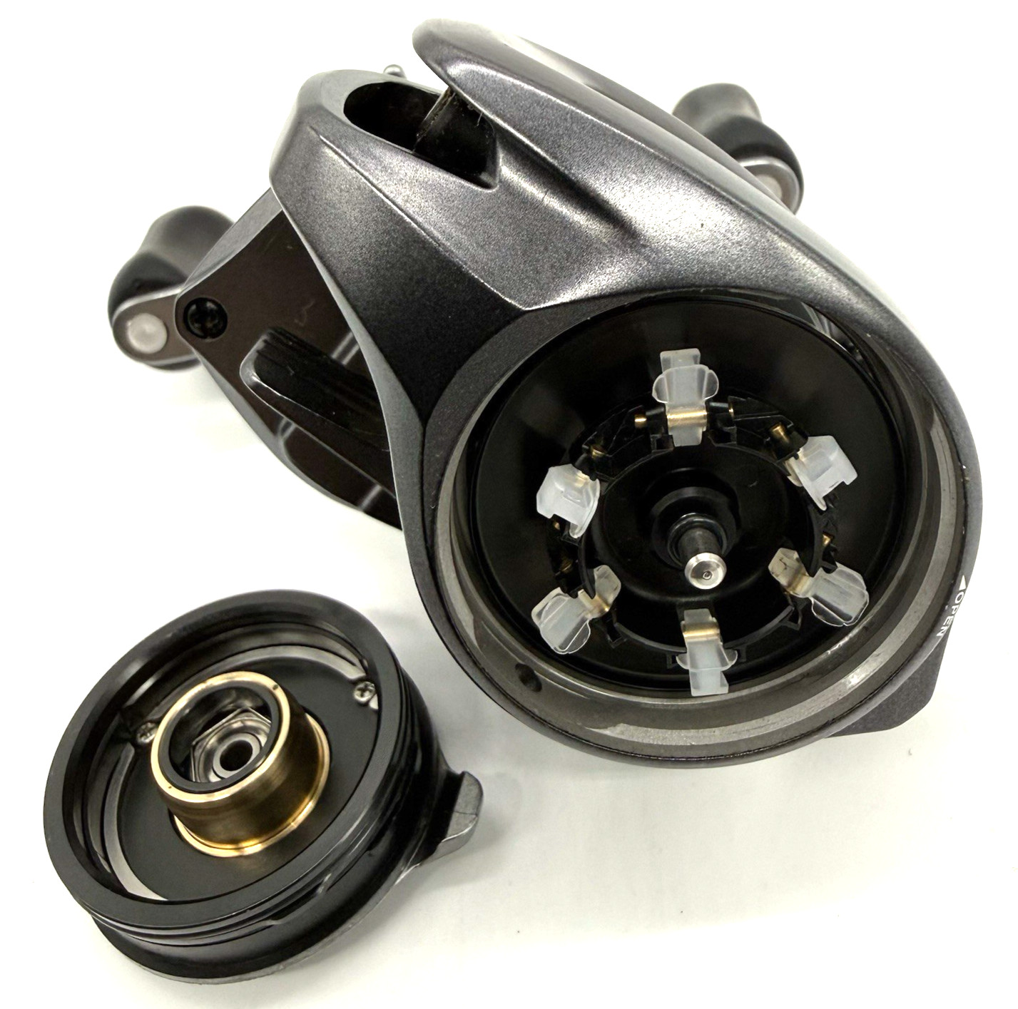 SHIMANO 22 Bantam HG 7.1 Right Handed Baitcasting Reel w/Box From JAPAN NEW