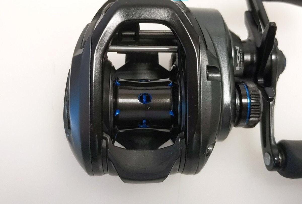 Shimano 19 SLX MGL 70HG Right Handed Bait Casting Reel Gear:7.2 w/Box 【Used】