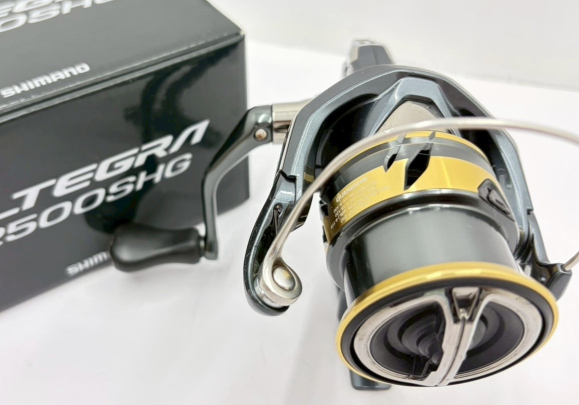 SHIMANO 25 ULTEGRA 2500SHG Mint Spinning Reel Boxed Tested Clean