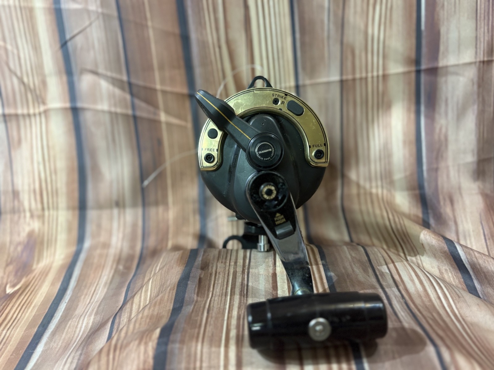 Shimano TLD II Right Hand Conventional Reel (TLD50IILRS) Fishing