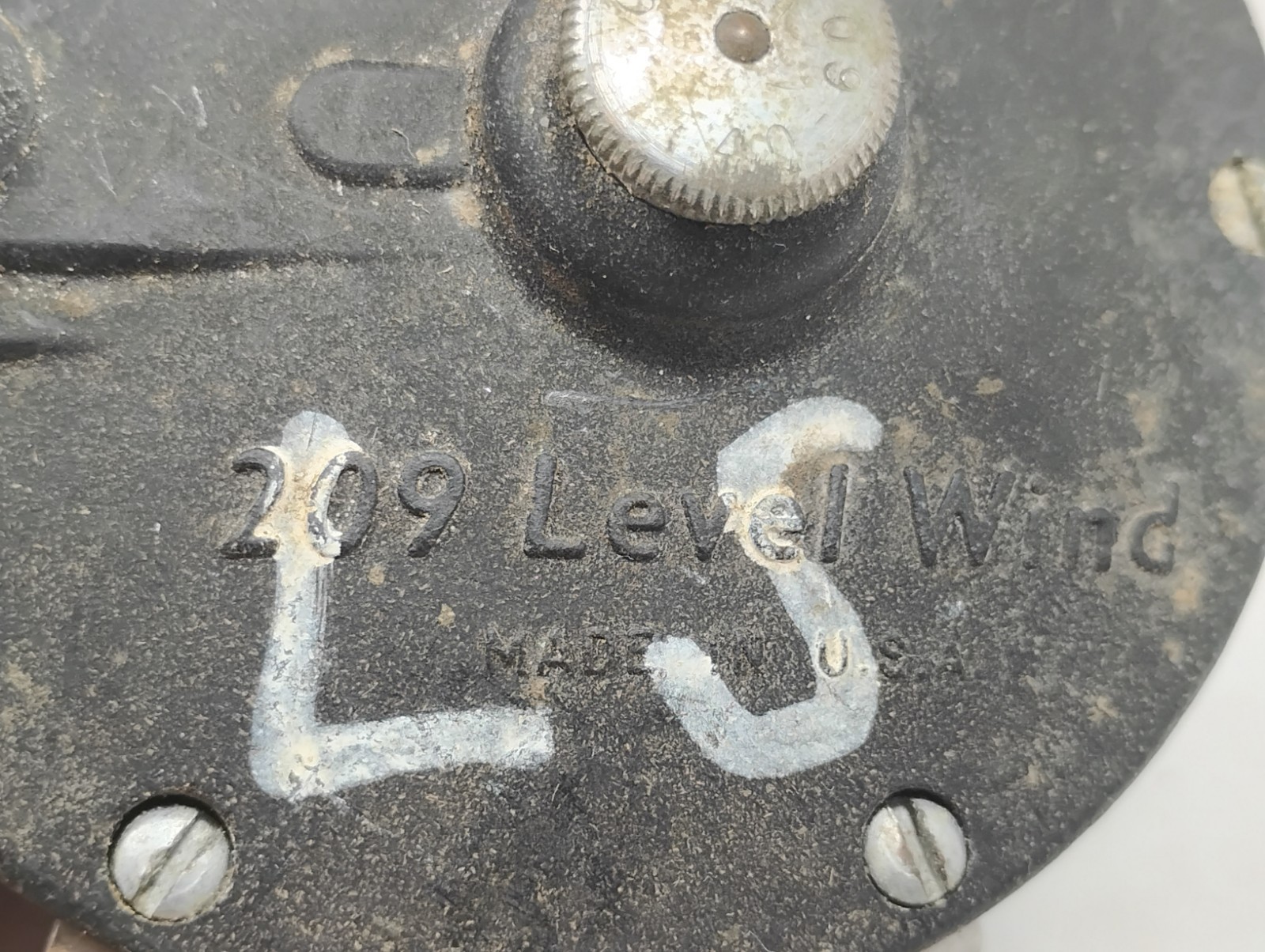 Lot 2 Reels For Parts Or Repair. Penn No 209 Level Line & Pflueger Capitol 1985
