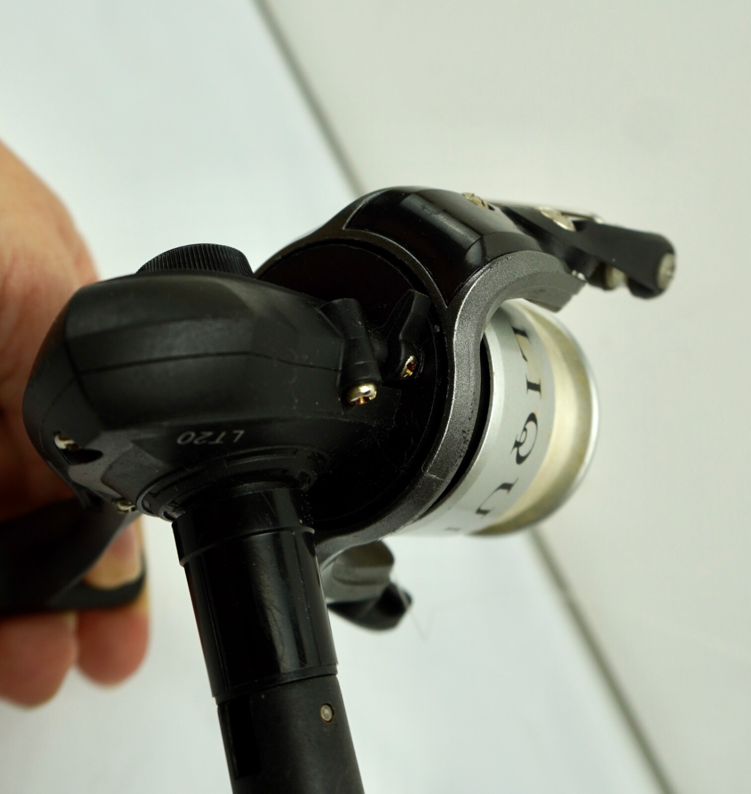 LIQUID Stix Spinning Fishing Reel LT20 Black Silver Light Action Low Speed