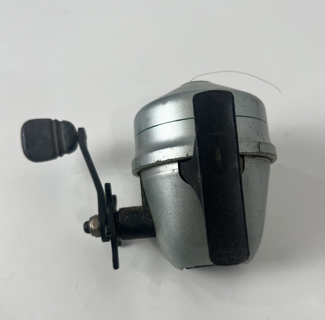 VINTAGE JOHNSON SPINCAST FISHING REEL TANGLEFREE 10