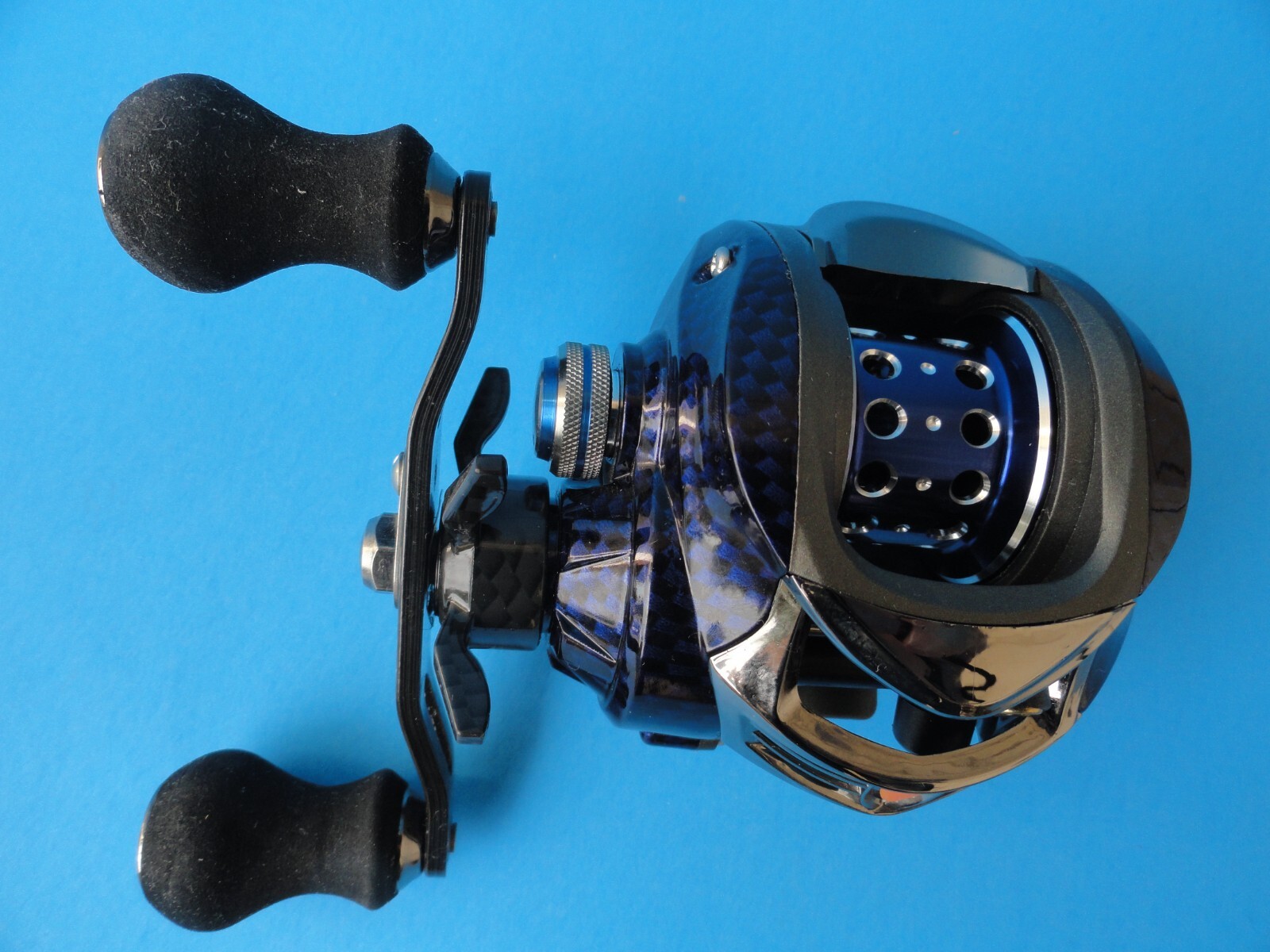 Fishing Super Smooth Baitcasting Reel 9+1BB 7.0:1 Gear Ratio Right Hand 