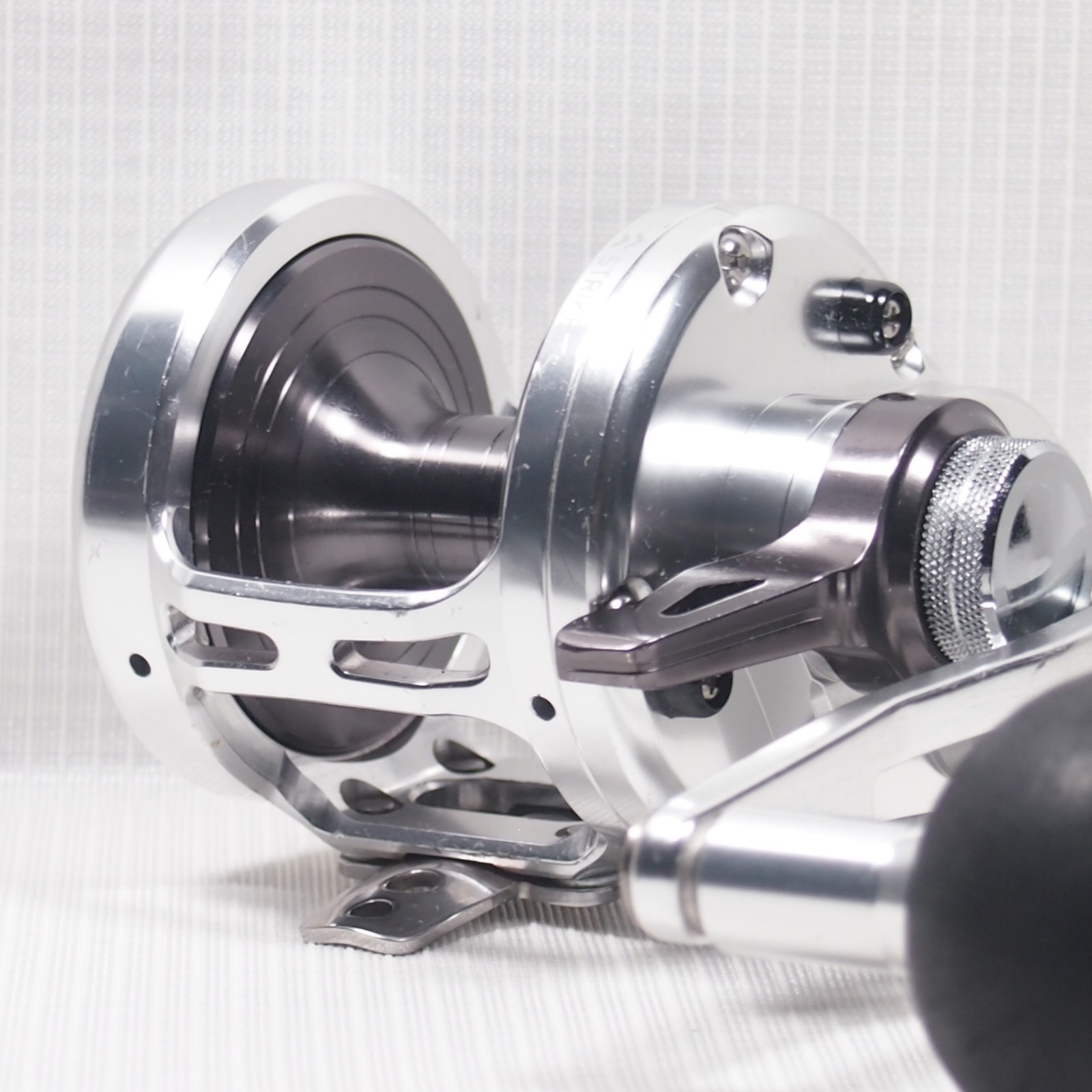 Daiwa Catalina LD 20SH Lever Drag Fishing Reel Right Handle 7.3 Ratio Offshore