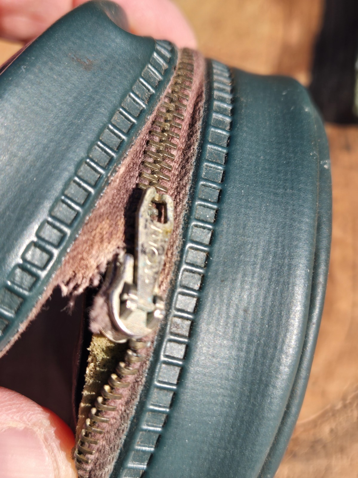 Vintage ORVIS Fly Fishing Reel Spool Reel Draw String Green Bag & Zipper Case