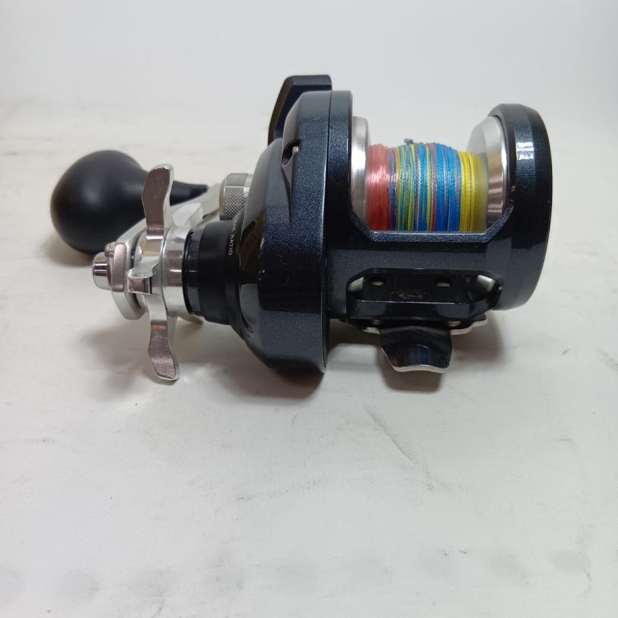 Used SHIMANO Fishing supplies reel bait reel 04218 20thorium 1500HG Scratches