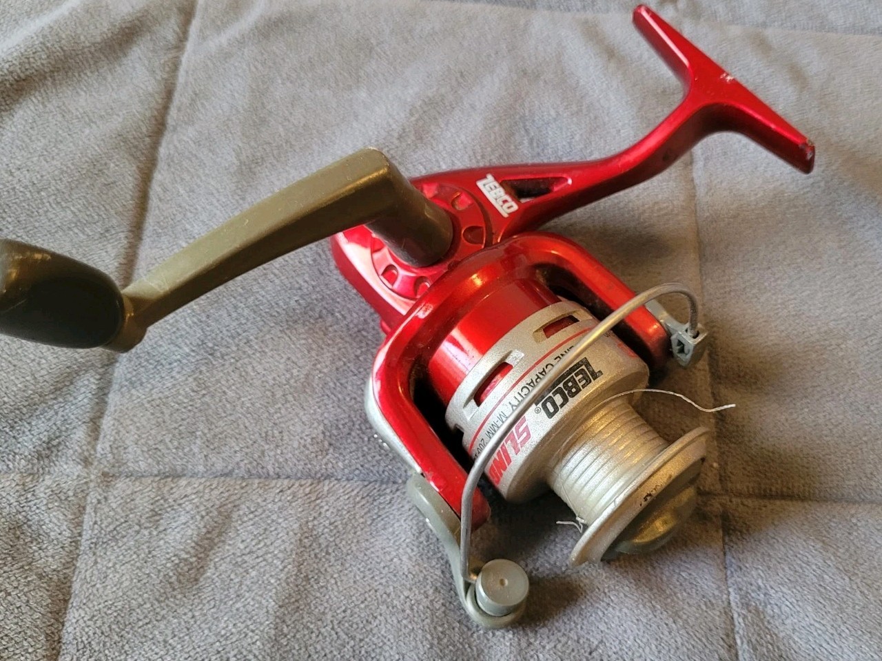 Zebco Slingshot 1 Bearing Fishing Reel Metallic Flame Red (Reel Only)
