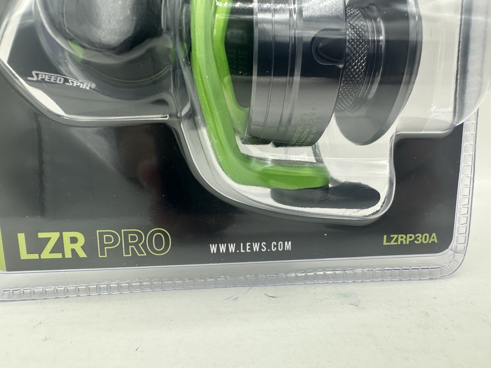 Lew’s LZRP30A LZR Pro Speed Spin Fishing Reel, Smooth 10 Bearing, Zero Reverse