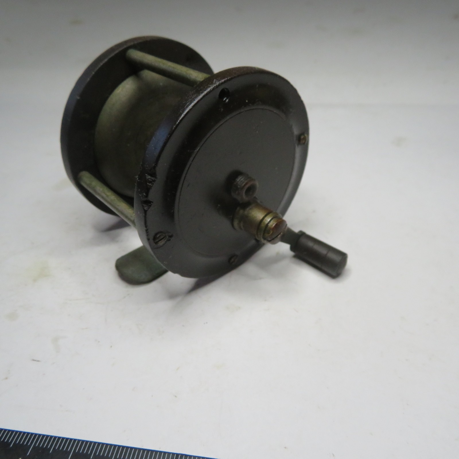 FISHING REEL UNKNOWN (PAV) VINTAGE BAIT CASTER FOOT MARK PAV.NOV.24,35 DISPLAY