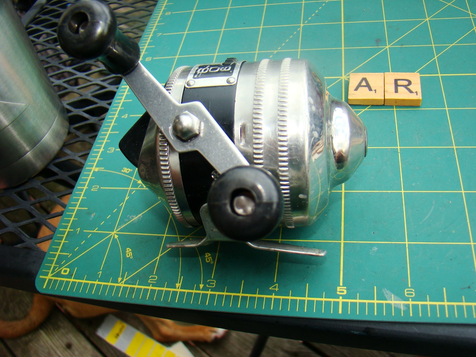 W2126 AR ZEBCO 909 SPINCAST FISHING REEL