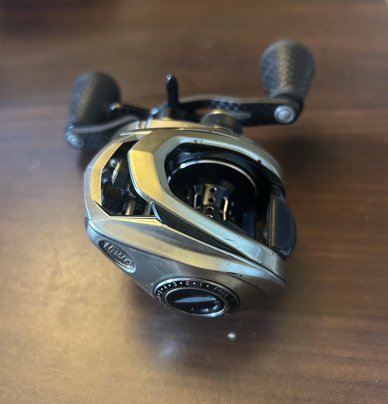 Lew’s HyperMag 8.3:1 Right Hand Casting Reel TLH1XH