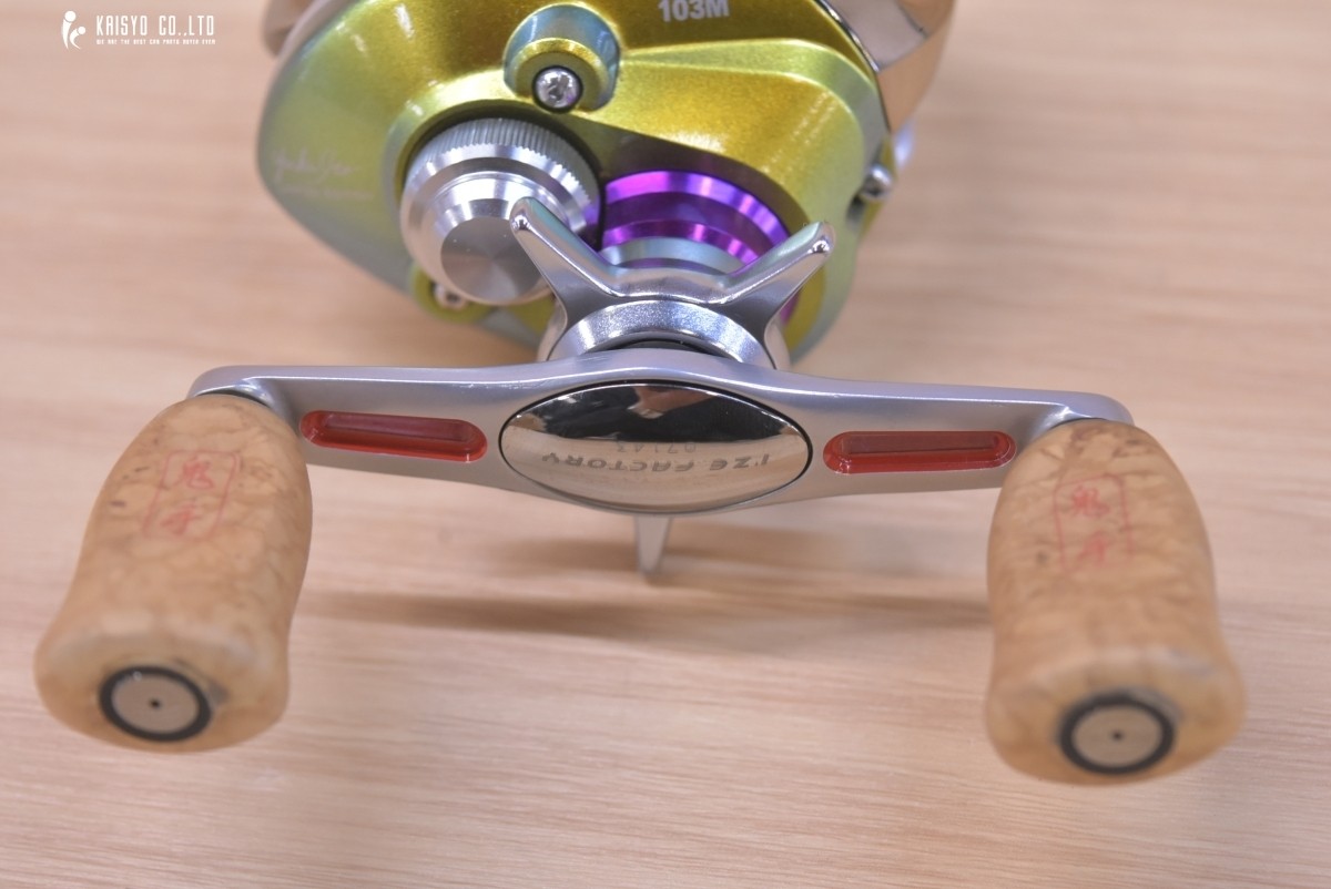 DAIWA × Megabass TD-ito 103M Right-Handed Baitcasting Reel Fishing 3291