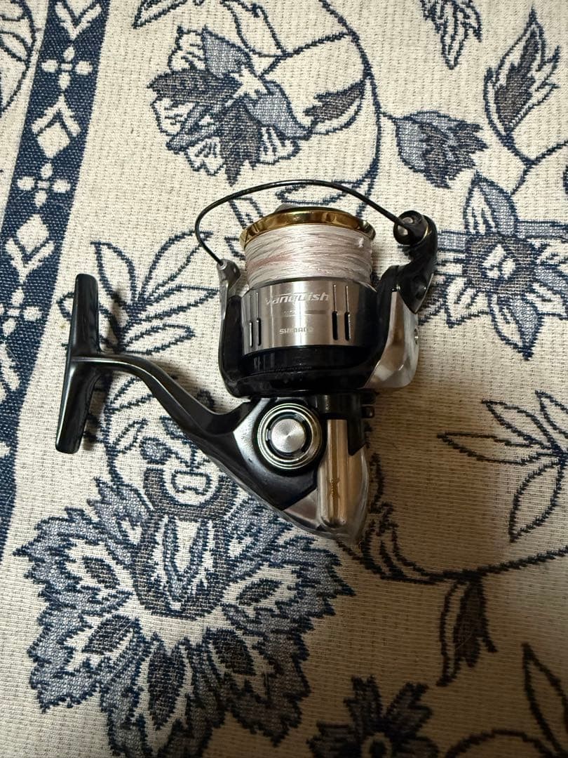 Vanquish C3000 Spinning Reel, Power Handle, Gomegax Line Roller Used