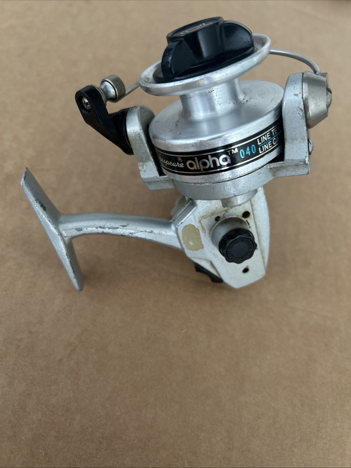 VINTAGE SHAKESPEARE ALPHA 040 SPINNING REEL