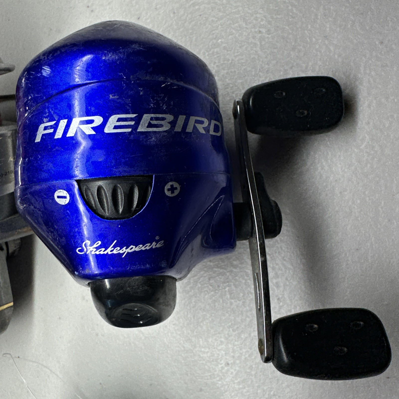 Lot 3 Fishing Reels DAIWA D-SHOCK 3500-Bi Zebco Slingshot Shakespeare Firebird