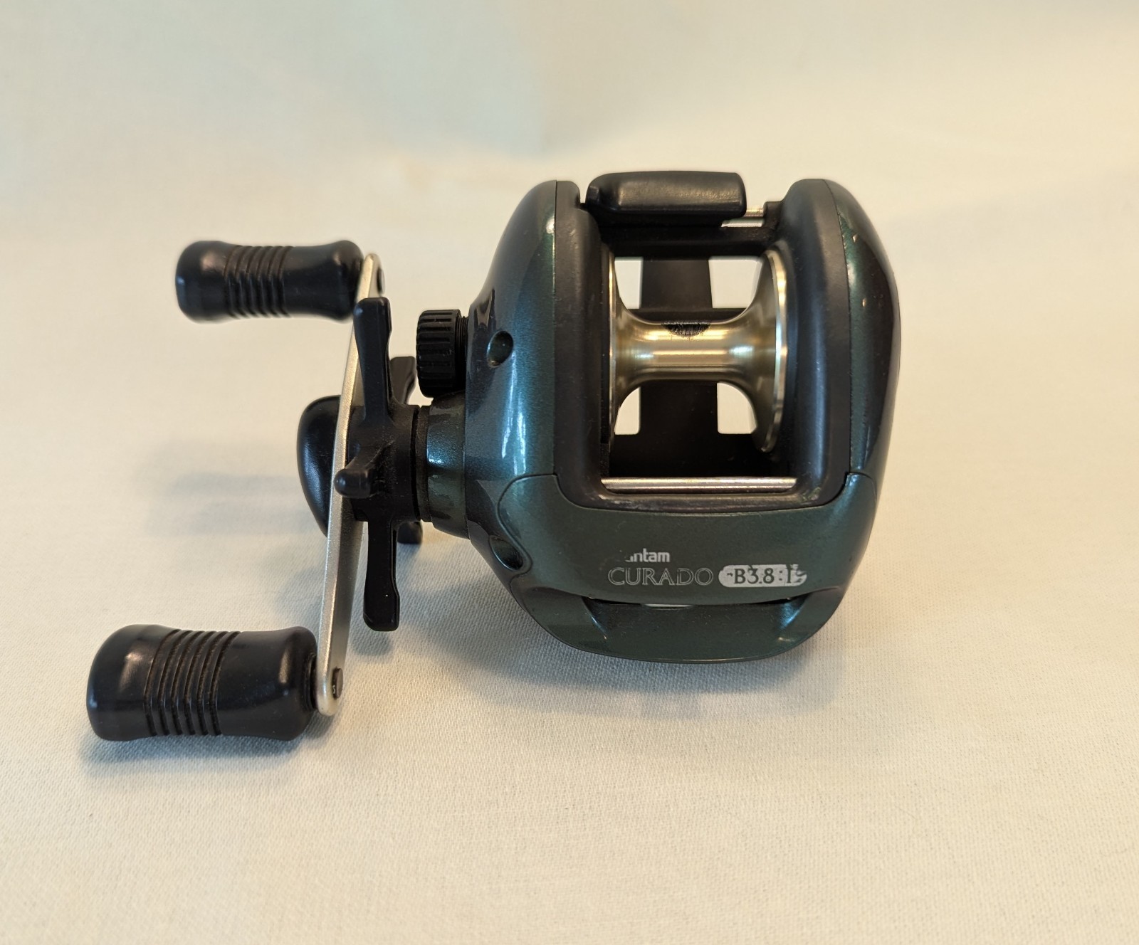 Shimano Bantum CURADO CU-200B38 Baitcaster Reel 3.8:1 gear ratio EX Condition