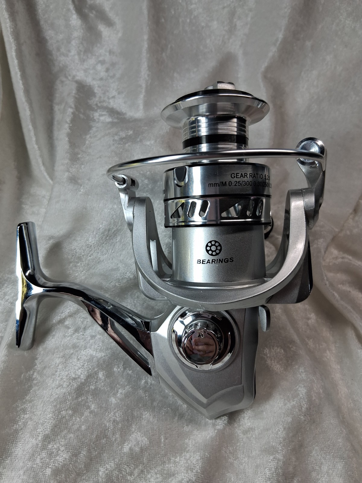 YL5000 Spinning Fishing Reel 12BB 5.2:1 Gear Ratiol Spool Freshwater