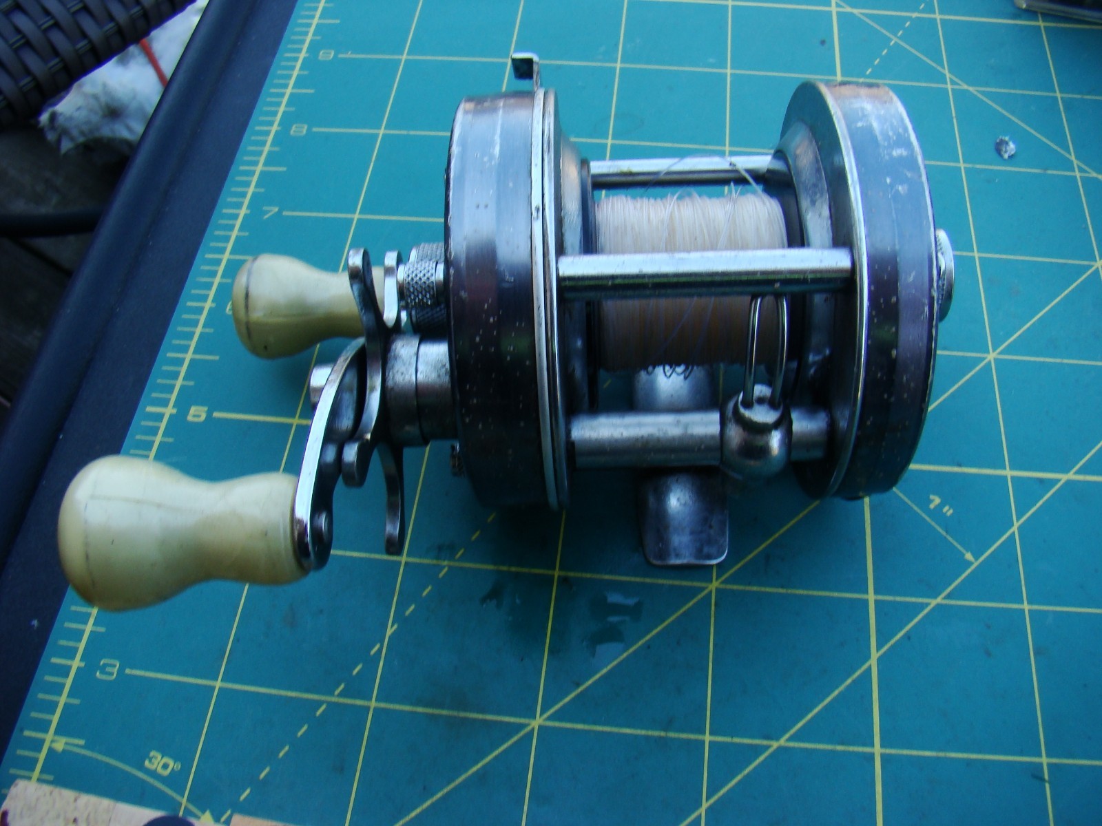 W0688 AF ABU GARCIA AMBASSADEUR 1ST YEAR 1973 5500C GUN METAL GRAY FISHING REEL