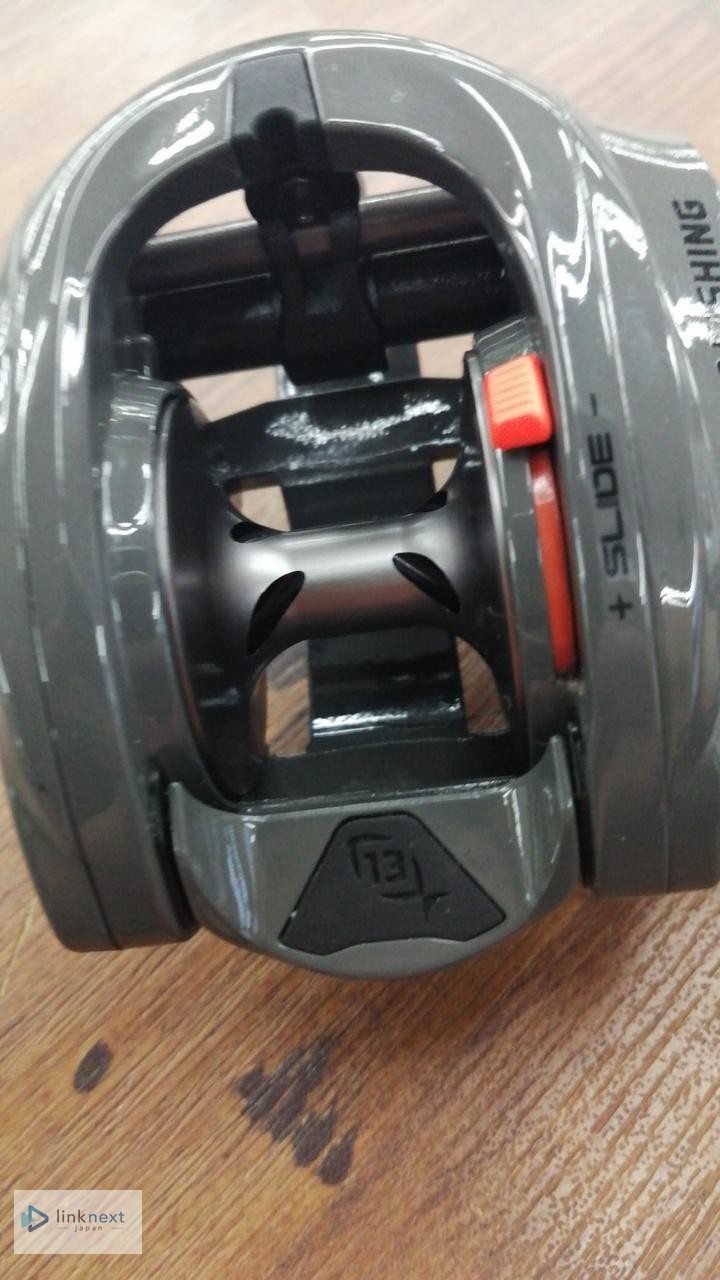 13 Fishing Concept Z2 Baitcasting Reel – Used, Light Signs of Use
