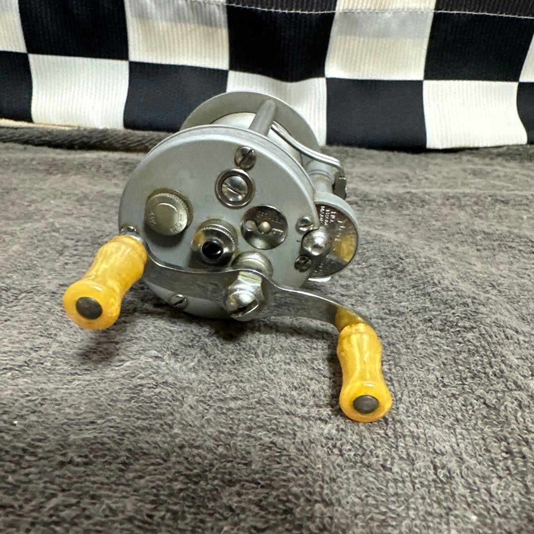 Pflueger Ambassadeur 1963C Baitcasting Reel Used Handle Direct Drive